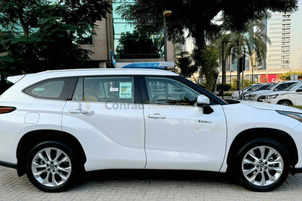 Toyota Highlander With Driver Dubai